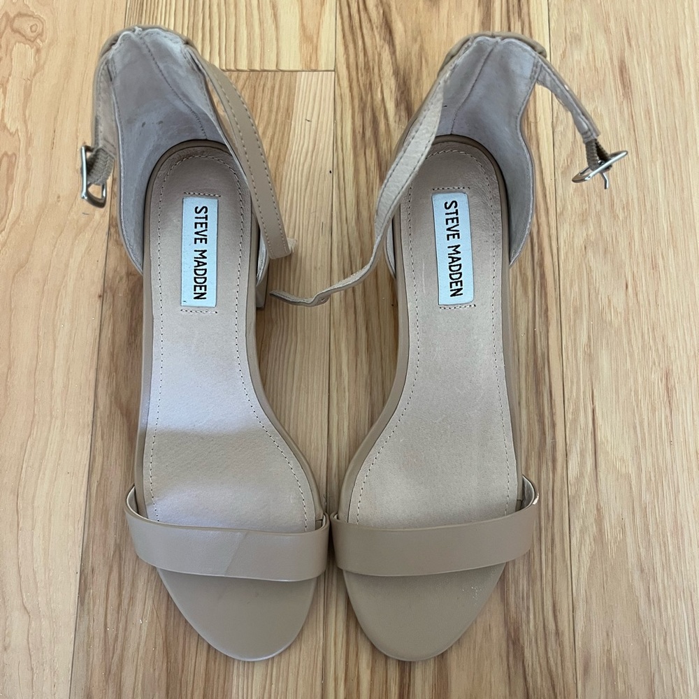 Never worn Steve Madden Irenee Sandal